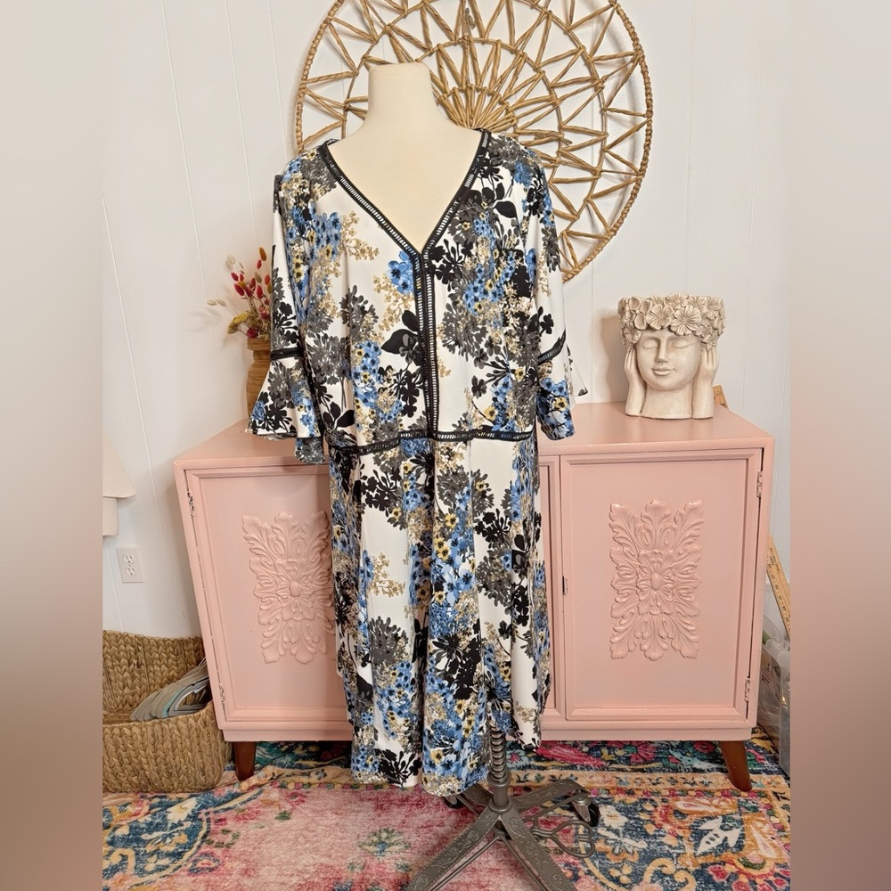 Lane Bryant Blueβ and Black Floral Midi Dress